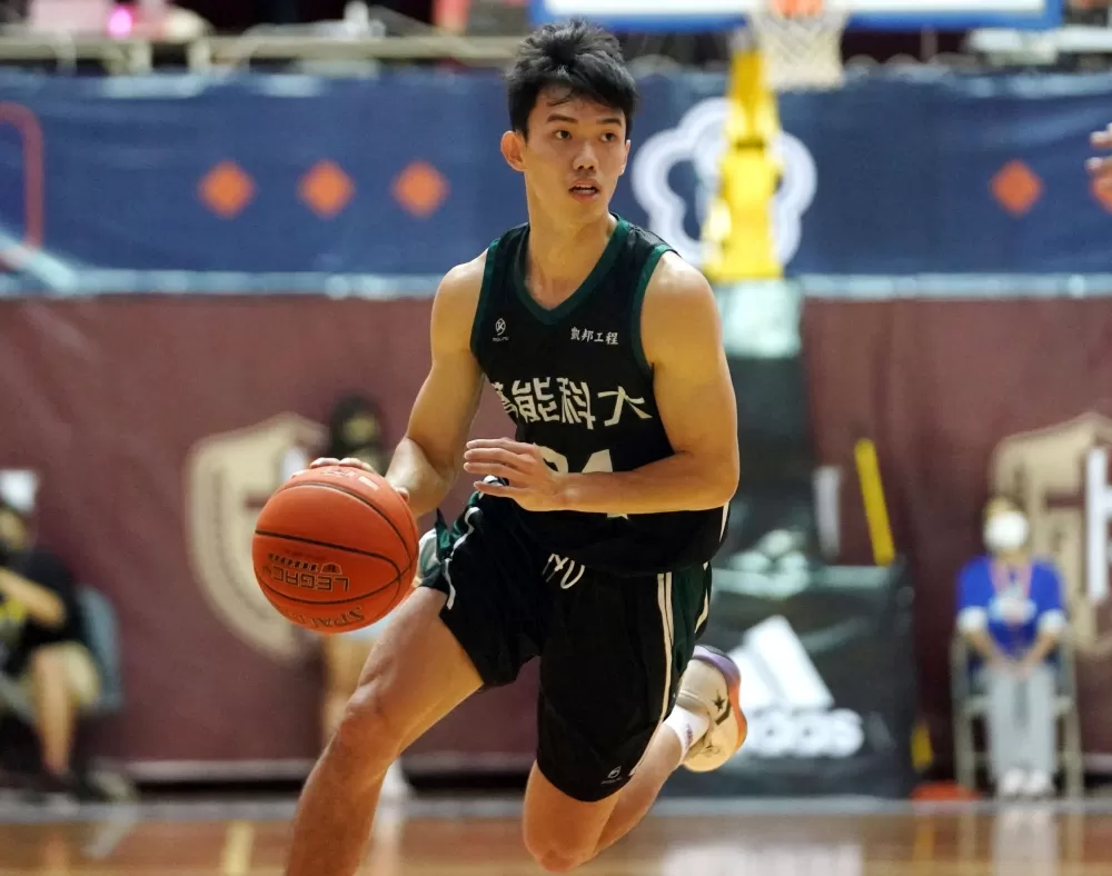 萬能科大莊昀楷10分。