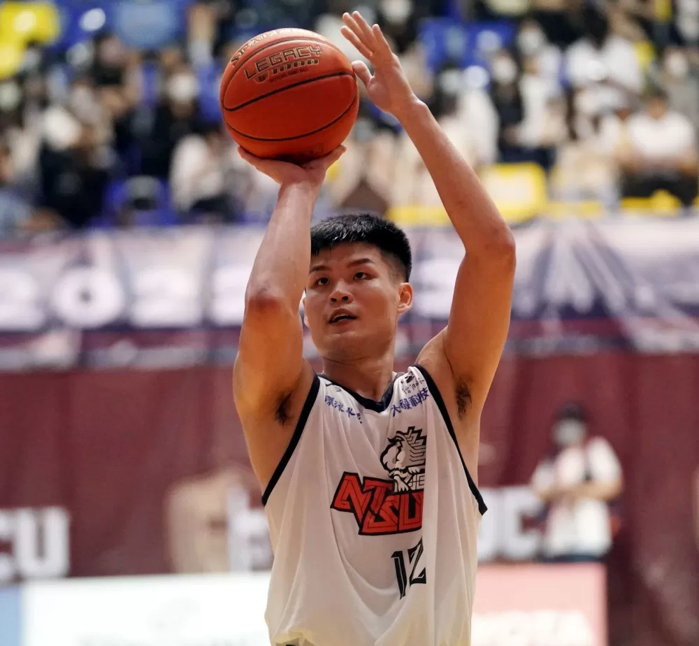 國立體大謝承諳12分8籃板。