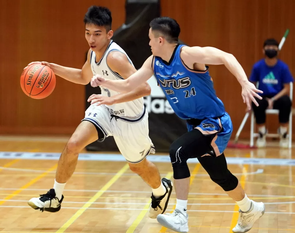 世新大學張俊生18分。