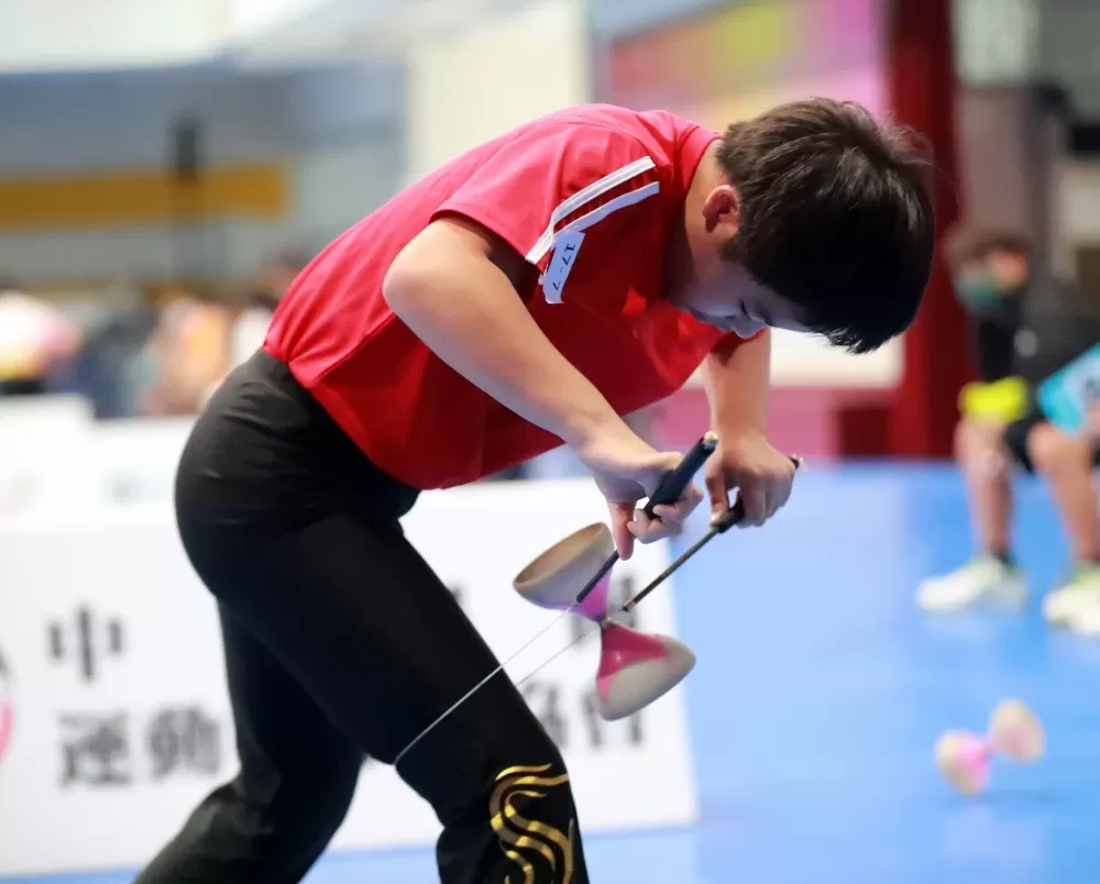 後龍國小洪悅家一分鐘繞出320下，將來很難突破（大會提供）。