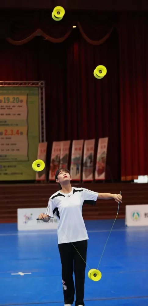 就讀苗栗高中一年級的解梓翎在花式舞台賽獲得特優（大會提供）。