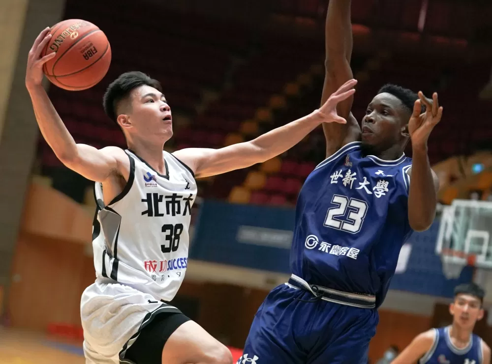 北市大學黃冠儒11分。