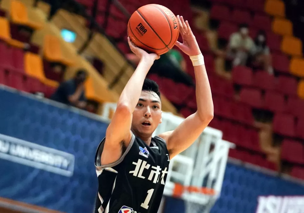 北市大學李承恩23分10籃板。