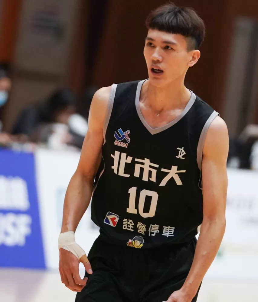 北市大學梁予綸12分7籃板。
