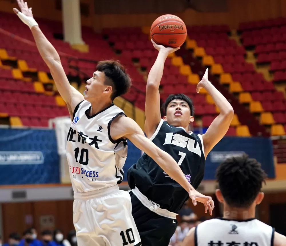 義守大學戴偉6分。