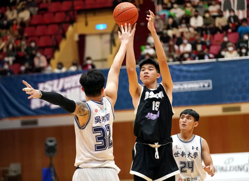 義守大學陳廷霖8分7籃板。