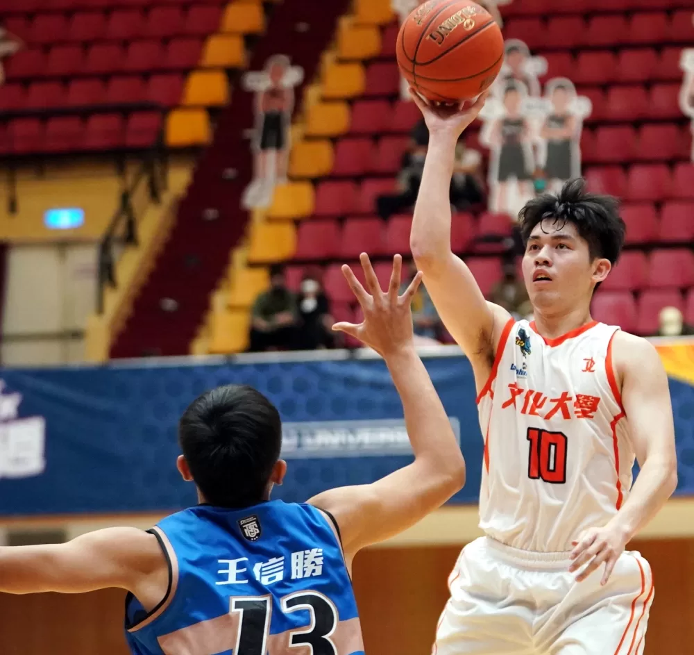 文化大學楊保羅9分。