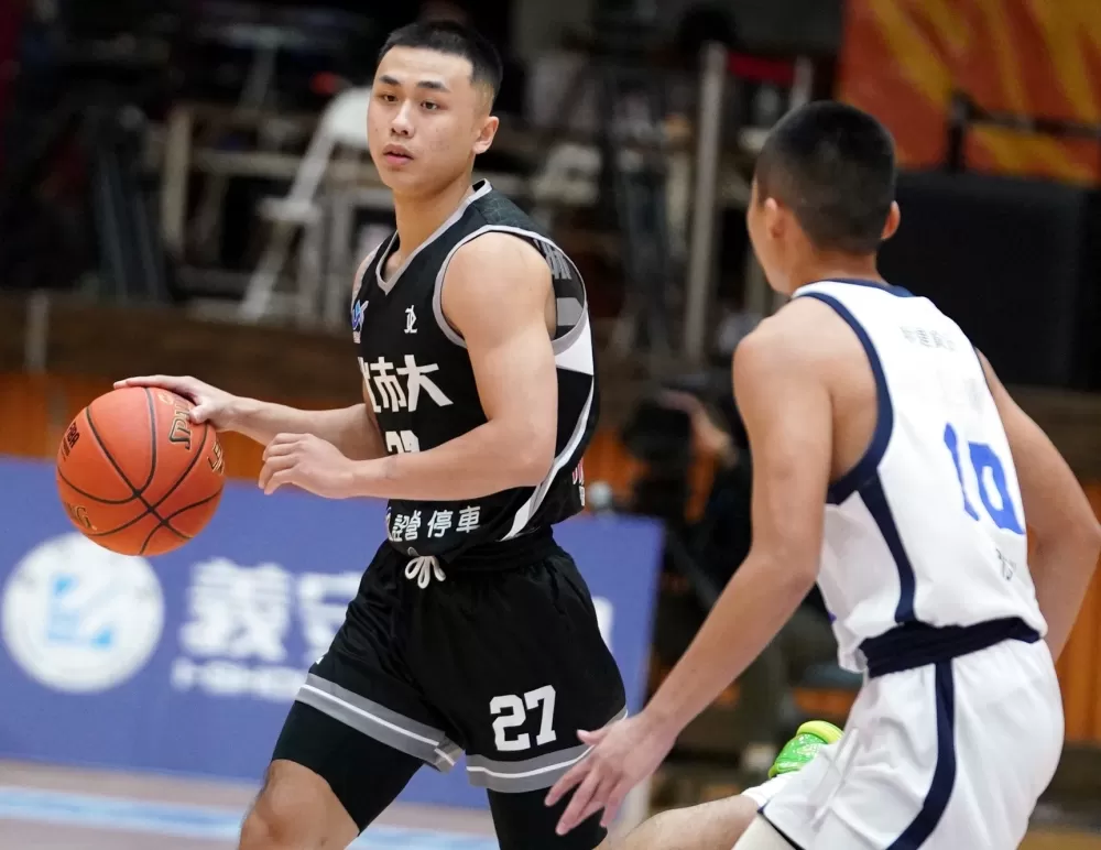 北市大學郝以風17分5籃板。