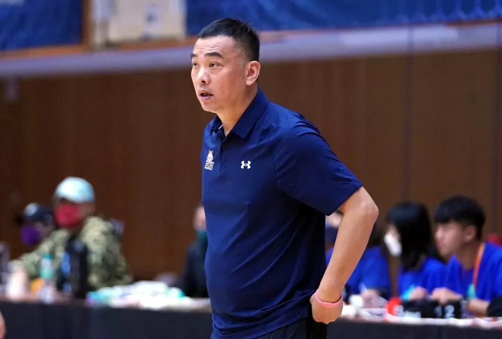 世新大學總教練何正峰。