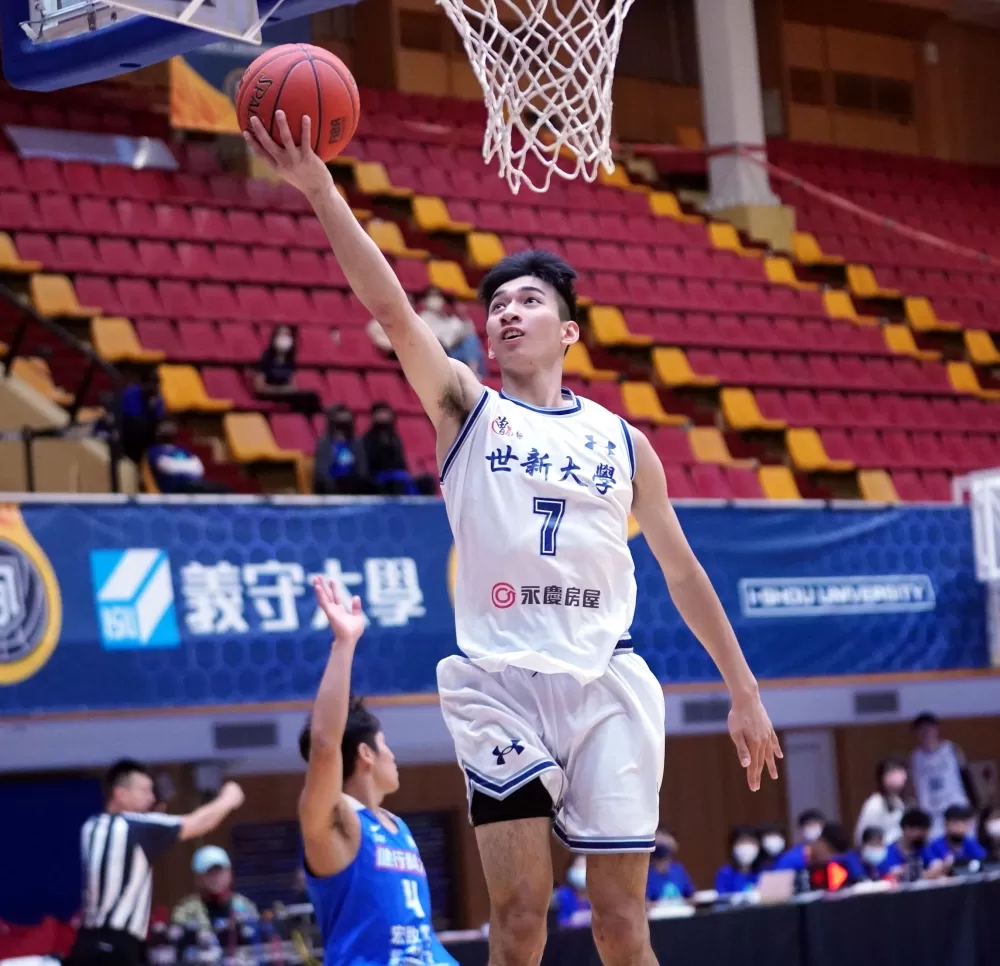 世新大學張俊生26分寫個人UBA新高,也是連五場達20分。大專體總提供。下同。