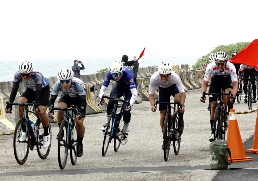 花蓮太平洋盃自行車賽。中華民國自行車騎士協會提供。下同。