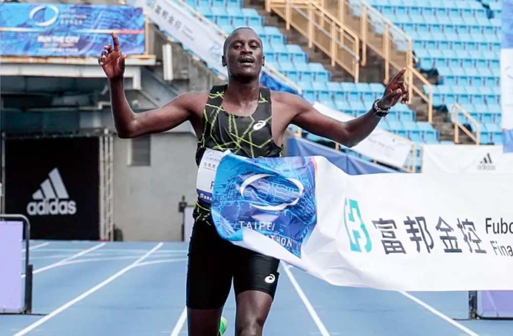 馬拉松組男子冠軍Lani Kiplagat Rutto (2小時9分42秒)。