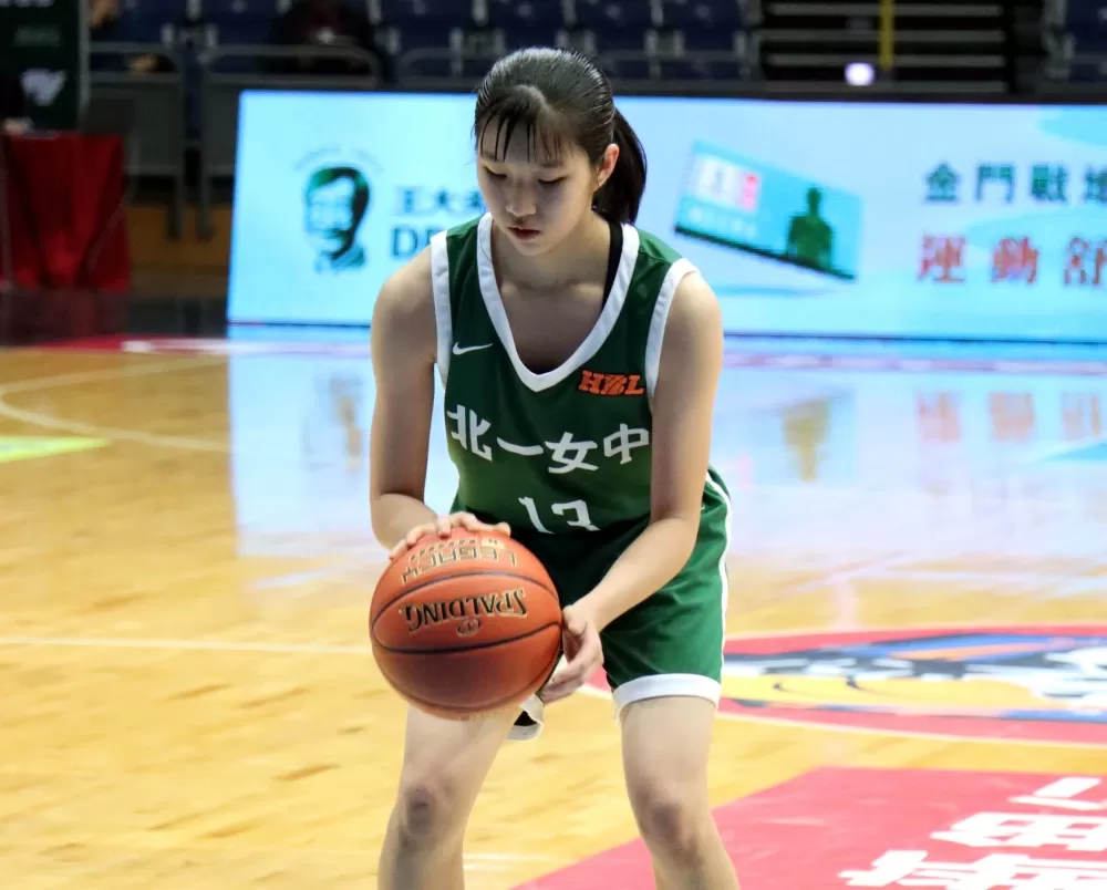 北一鄒沛宸三分球10投中5，飆進全場之冠的25分、6抄截。