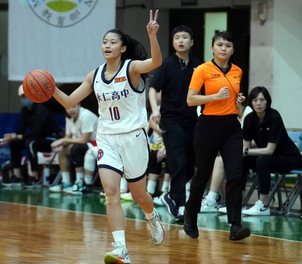 永仁「一姊」林靜妍指揮若定。