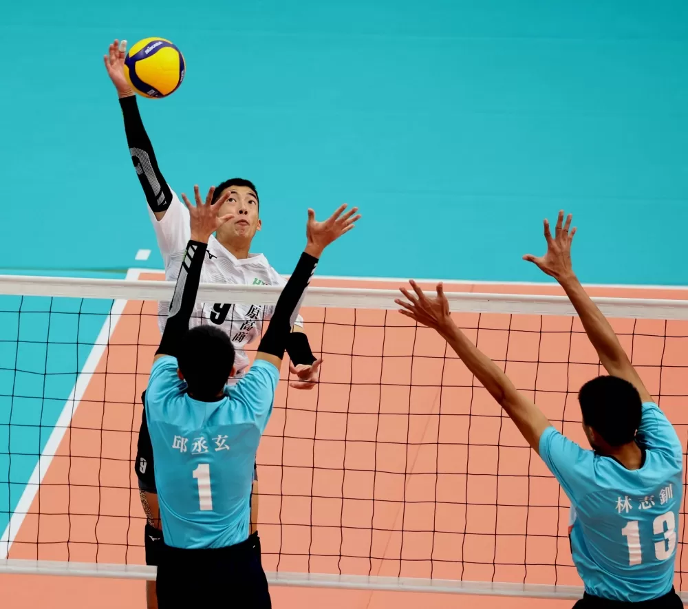 豐商周胤政攻擊。林嘉欣／攝影。