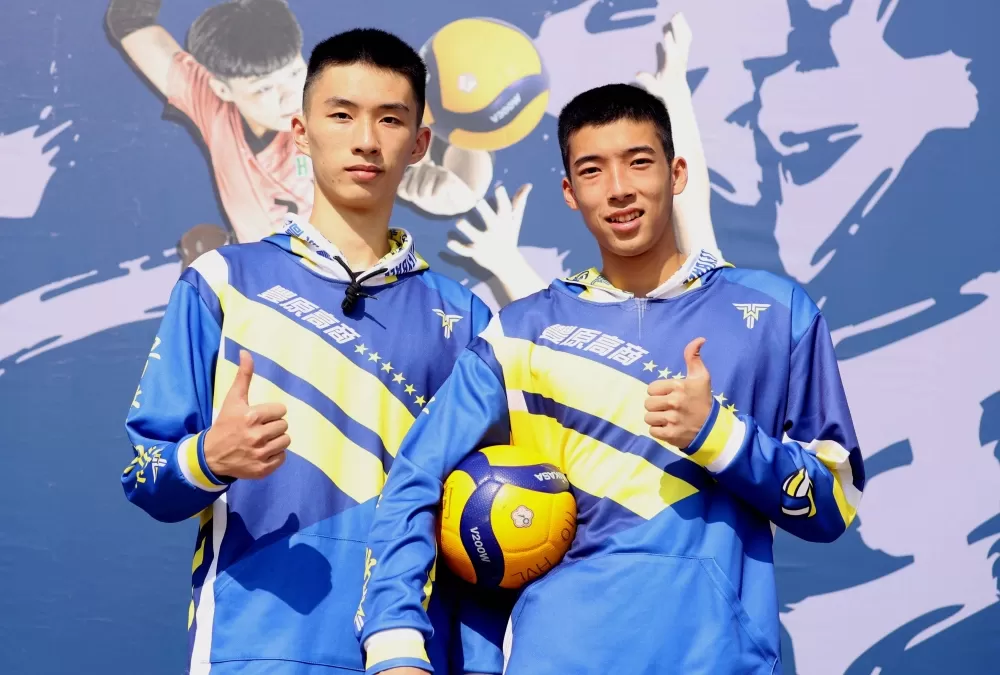 豐商周胤政（右）和莊庾翔明年進軍台大。林嘉欣／攝影。