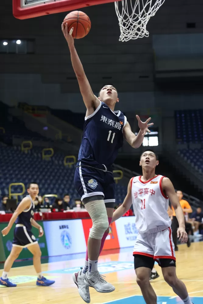 東泰劉律世狂轟生涯新高、大會本季迄今最高的38分、12籃板「雙十」。