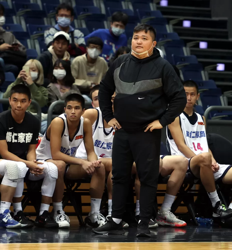 能仁教練李正豪本季首勝松山。