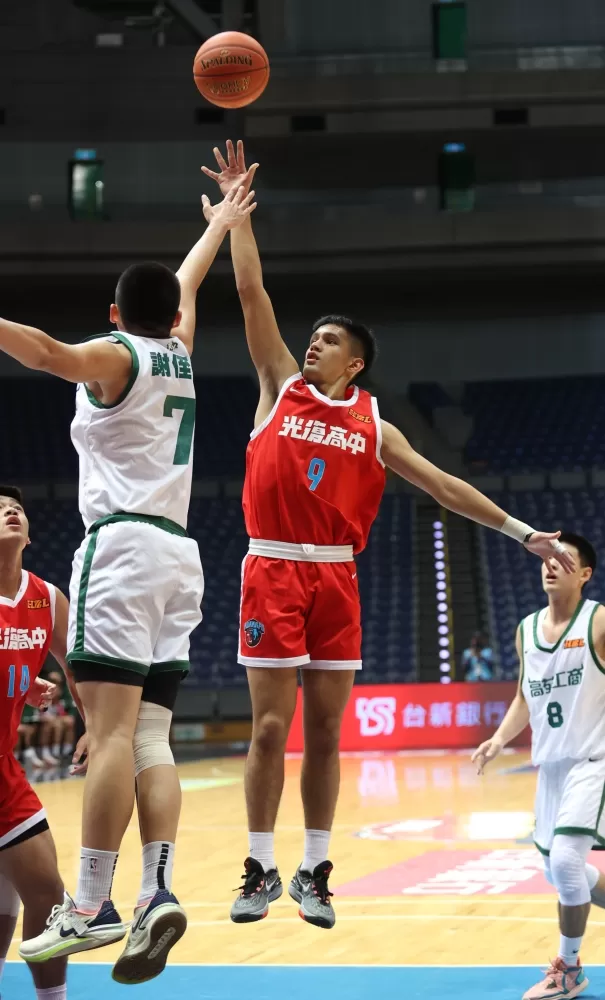 光復林恩宇拿14分。