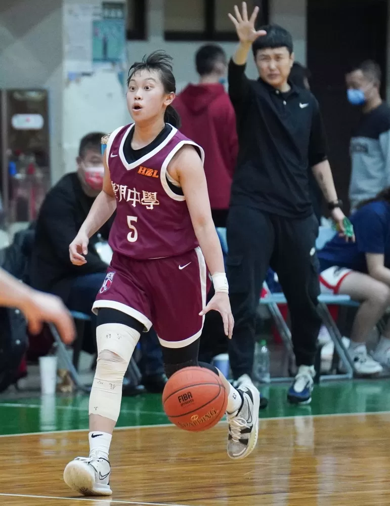 普門隊長邱子芸也進1記外線得9分。