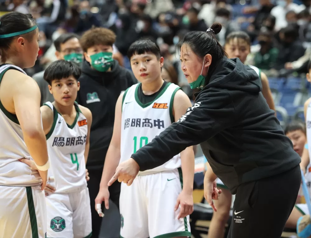 教練李台英率陽明破淡商不敗，快意5連勝分組第一。