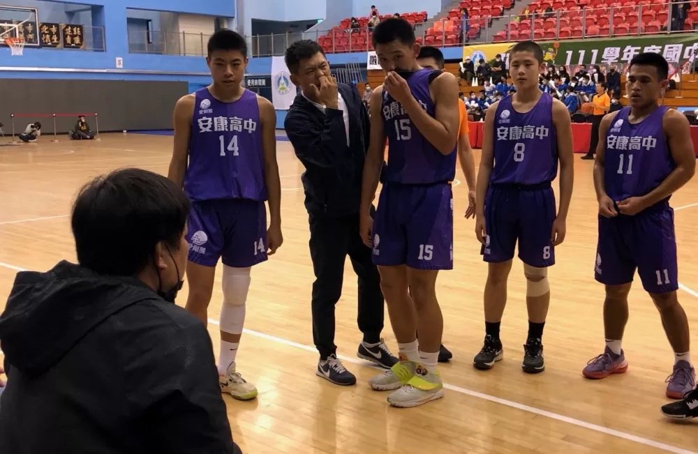 安康教練馬澤閎對球員恩威並施。