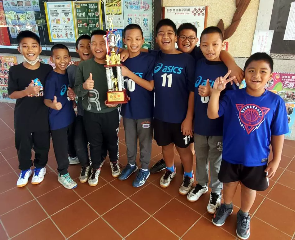 霧臺國小在和家盃排賽勇奪創校96年首座全國賽冠軍。