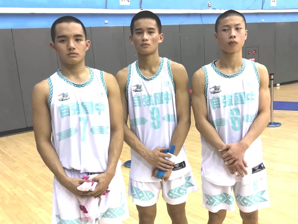 自強鎮隊「三小」李冠承（左起）、張凱恩、楚天云。大會提供。下同。