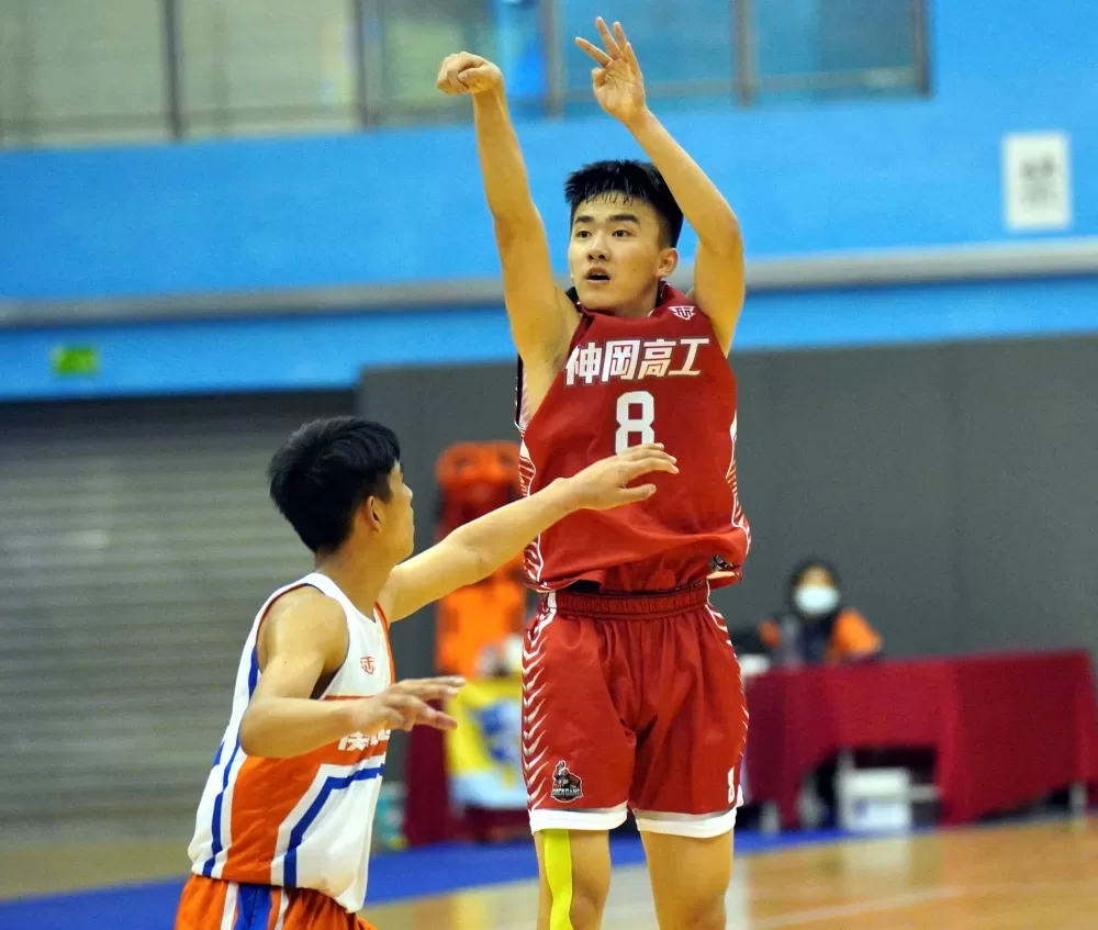 神岡國三「一哥」射手黃瀚陞6記三分彈JHBL兩季來單場次高的37 分。
