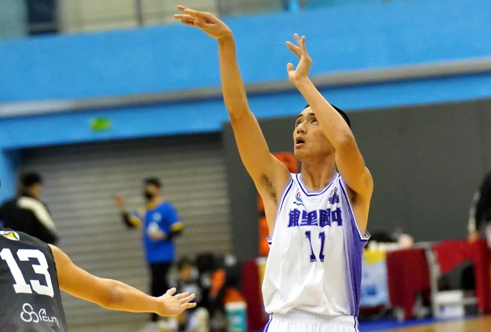 埔里田亞脩15分、10籃板「雙十」。