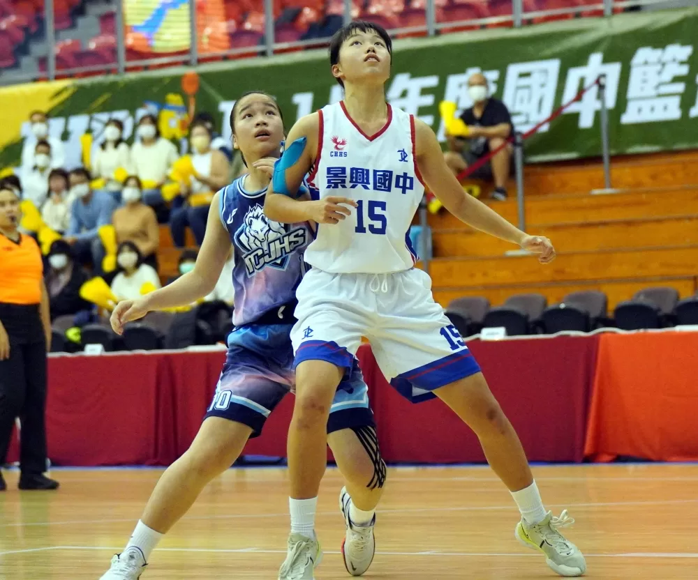 景興177公分「潛力股」中鋒許語珊15分14籃板連5場「雙十」。