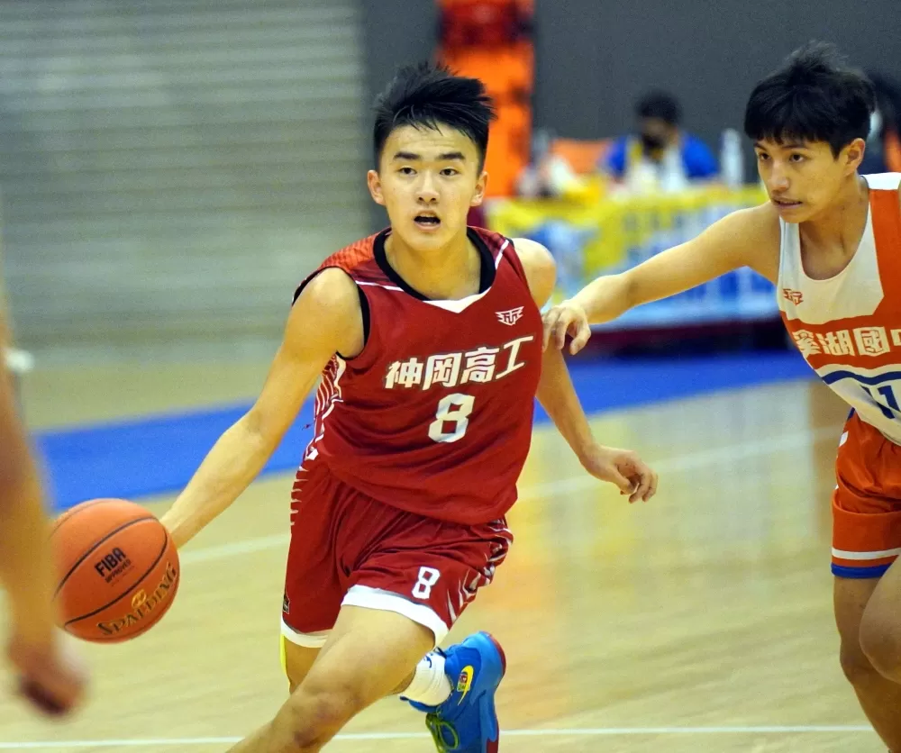 神岡黃瀚陞三分球9投中6加上10罰中9個人JHBL兩季單場次高的37分。