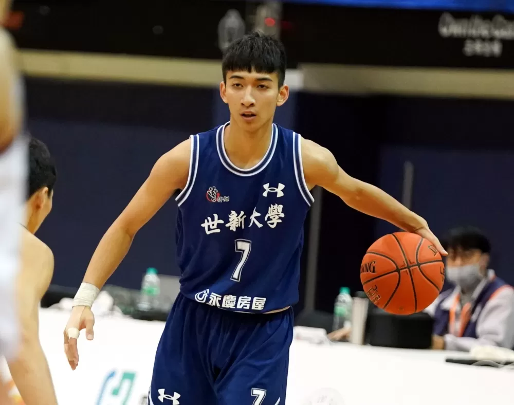 世新大學張俊生12分。