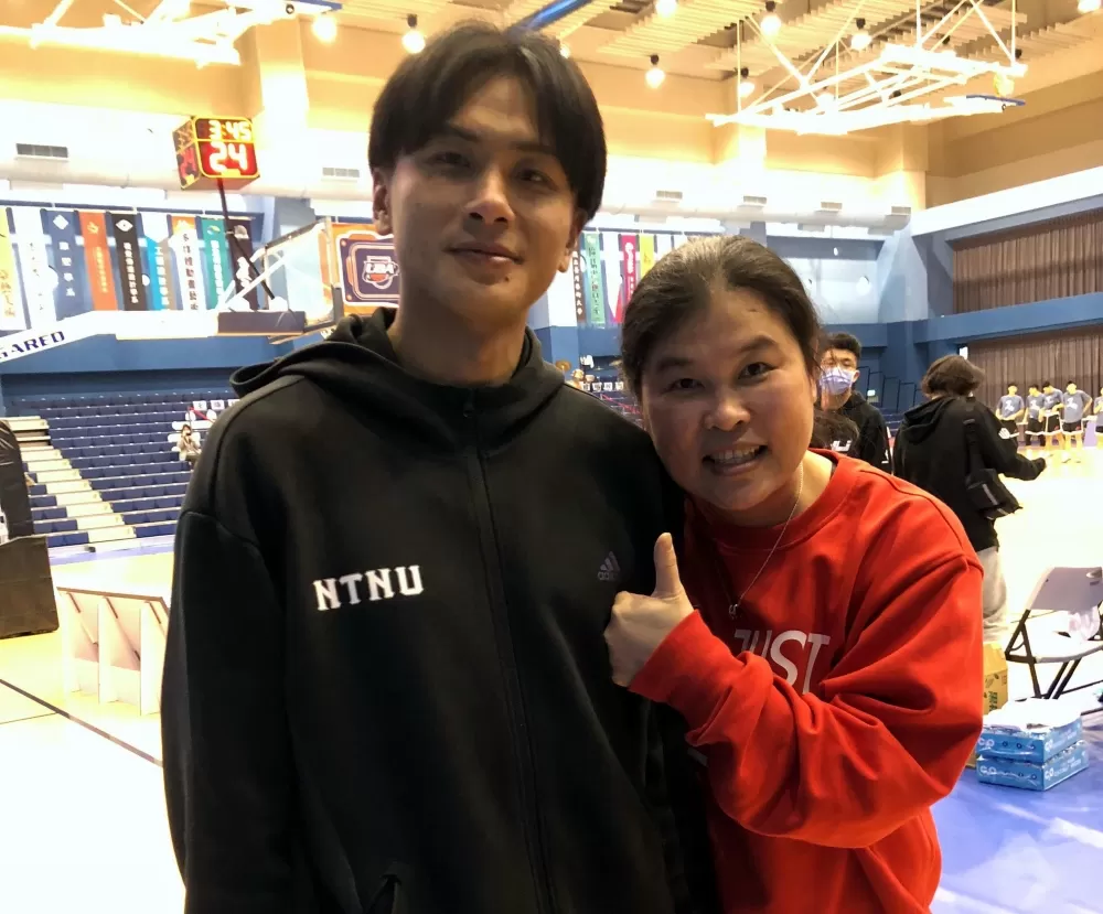 臺師克臺體加碼師徒對決第一回，菜鳥教練李秉鴻未讓恩師「田媽」田本玉。