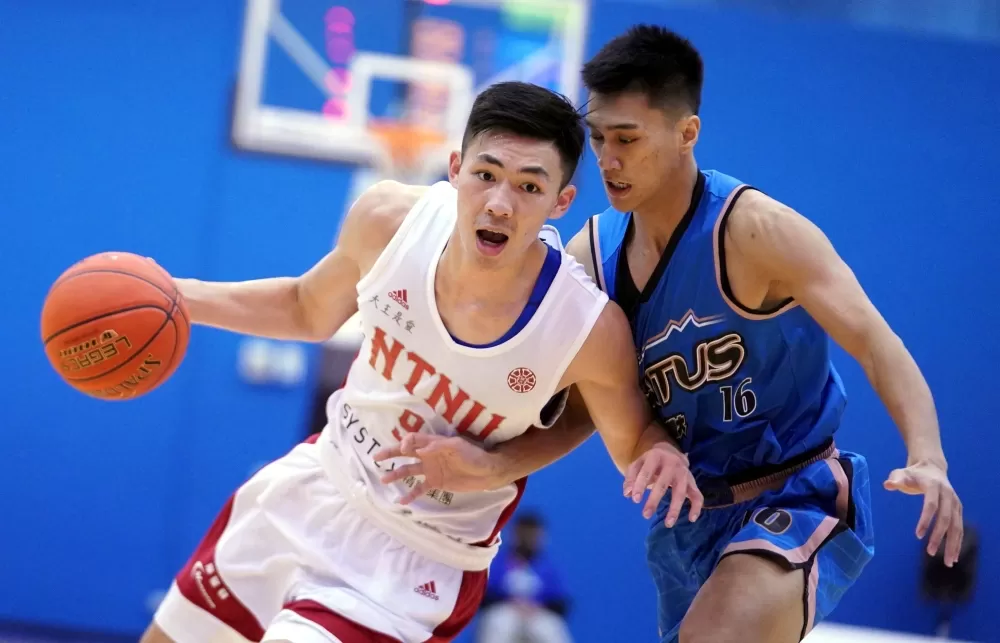 臺灣師大張兆辰15分13籃板。