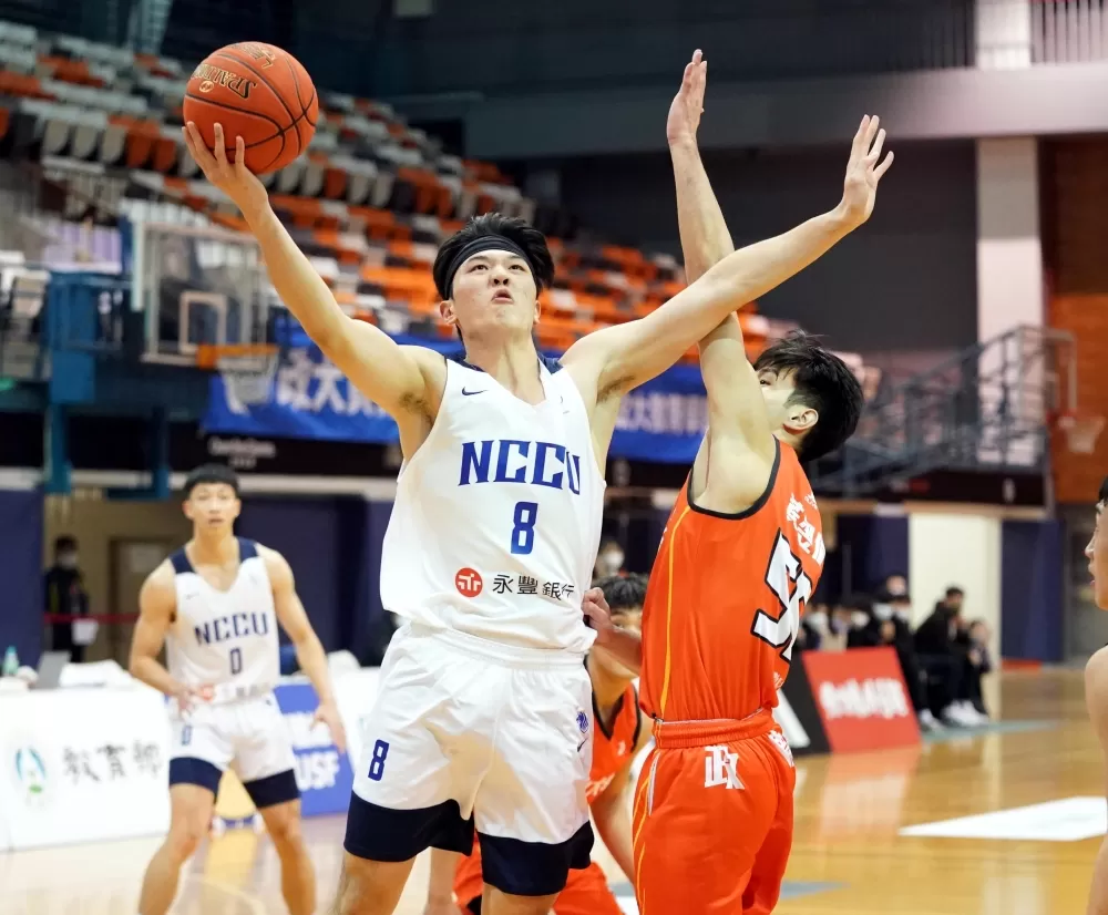 政治大學李允傑8分。