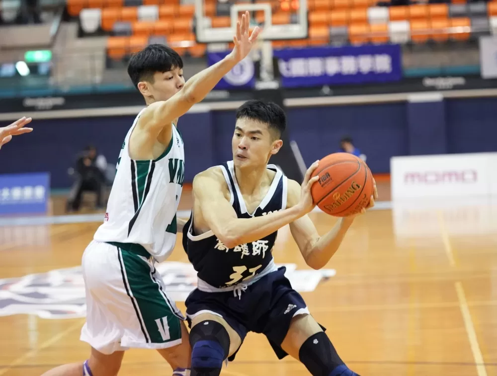 高雄師大蔡鎮嶽20分11籃板。