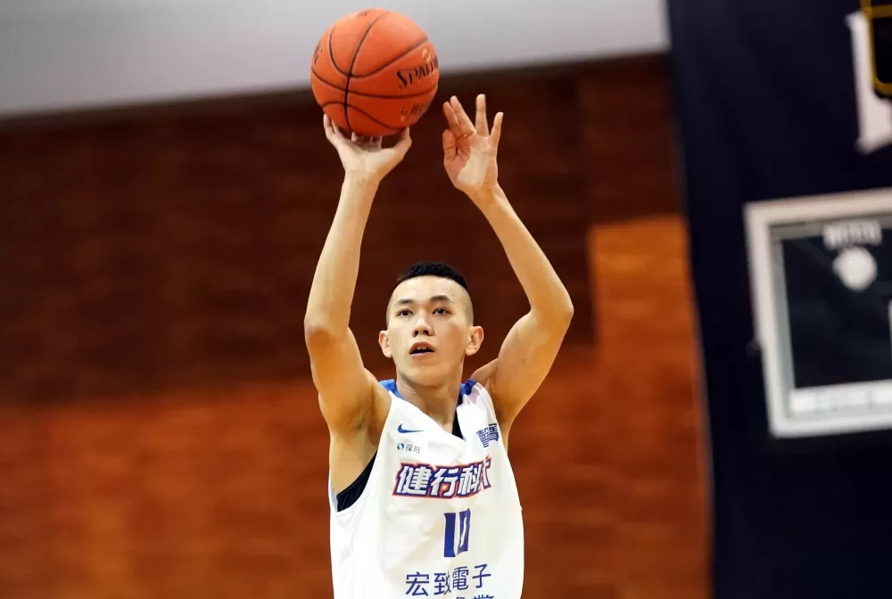 健行科大黃信翔20分。