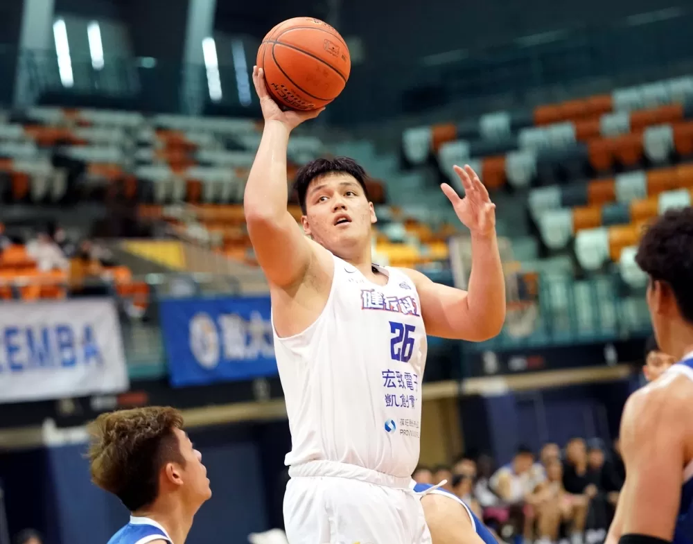 健行科大史魯齊37分10籃板5助攻。大會提供。下同。