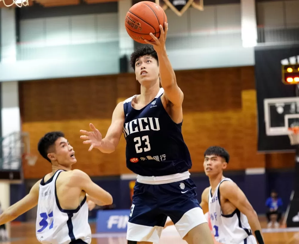 政治大學吳志鍇30分外帶7籃板。大會提供。下同。