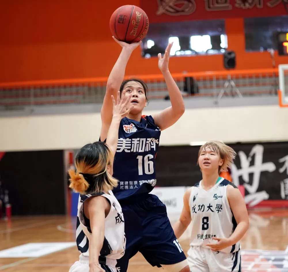 美和科大陳千惠19分11籃板。