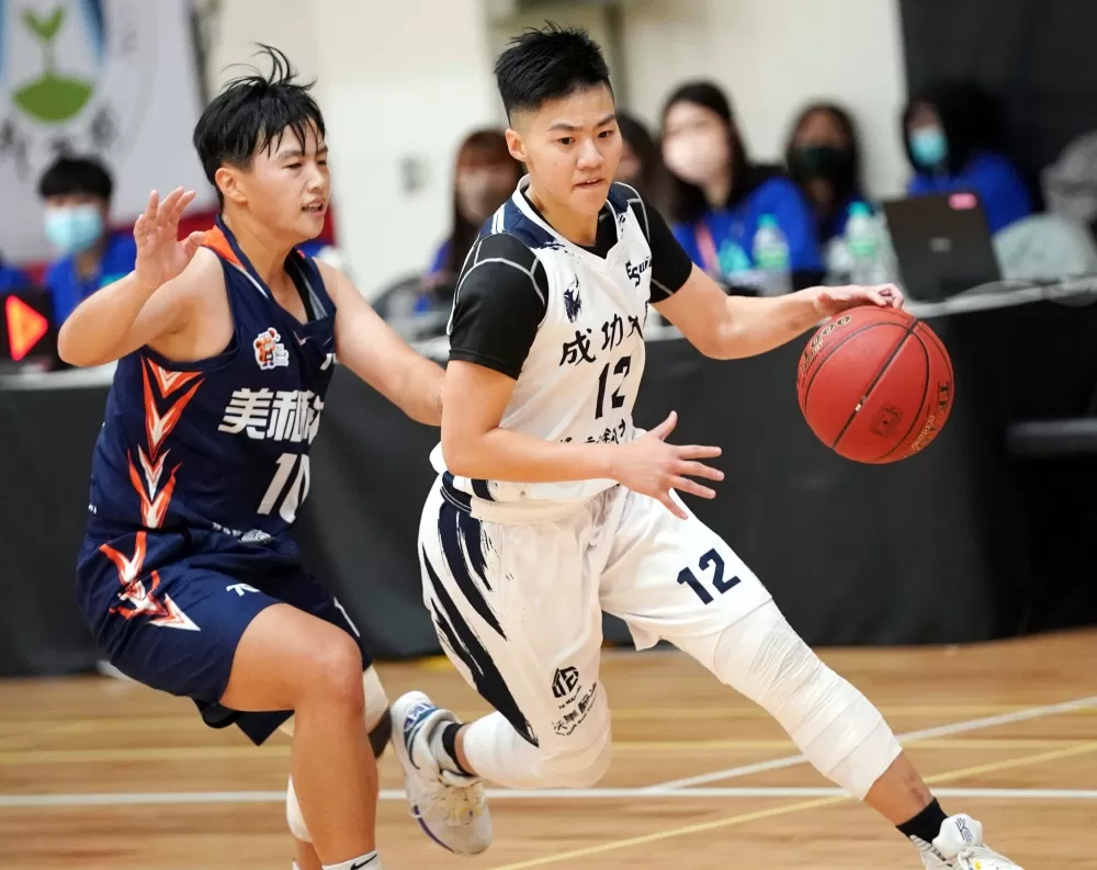 成功大學蔡岑媜12分8籃板7助攻。