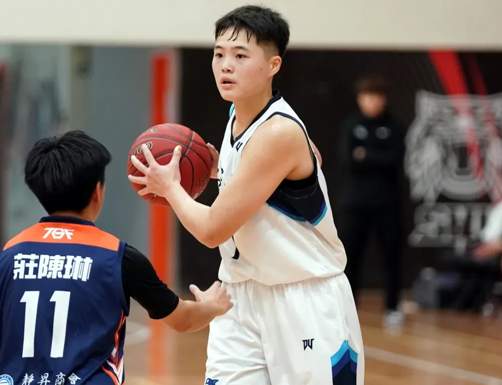 臺灣大學吳瑋茹21分22籃板,UBA生涯首度雙20。大會提供。下同。