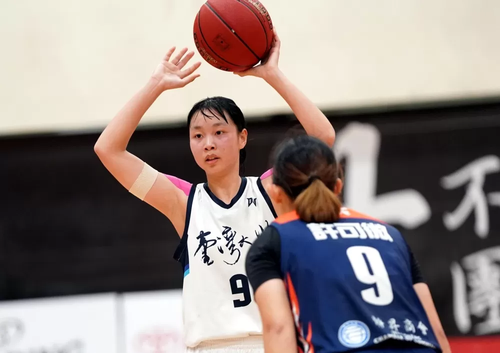 臺灣大學溫品淳10分12籃板6抄截。