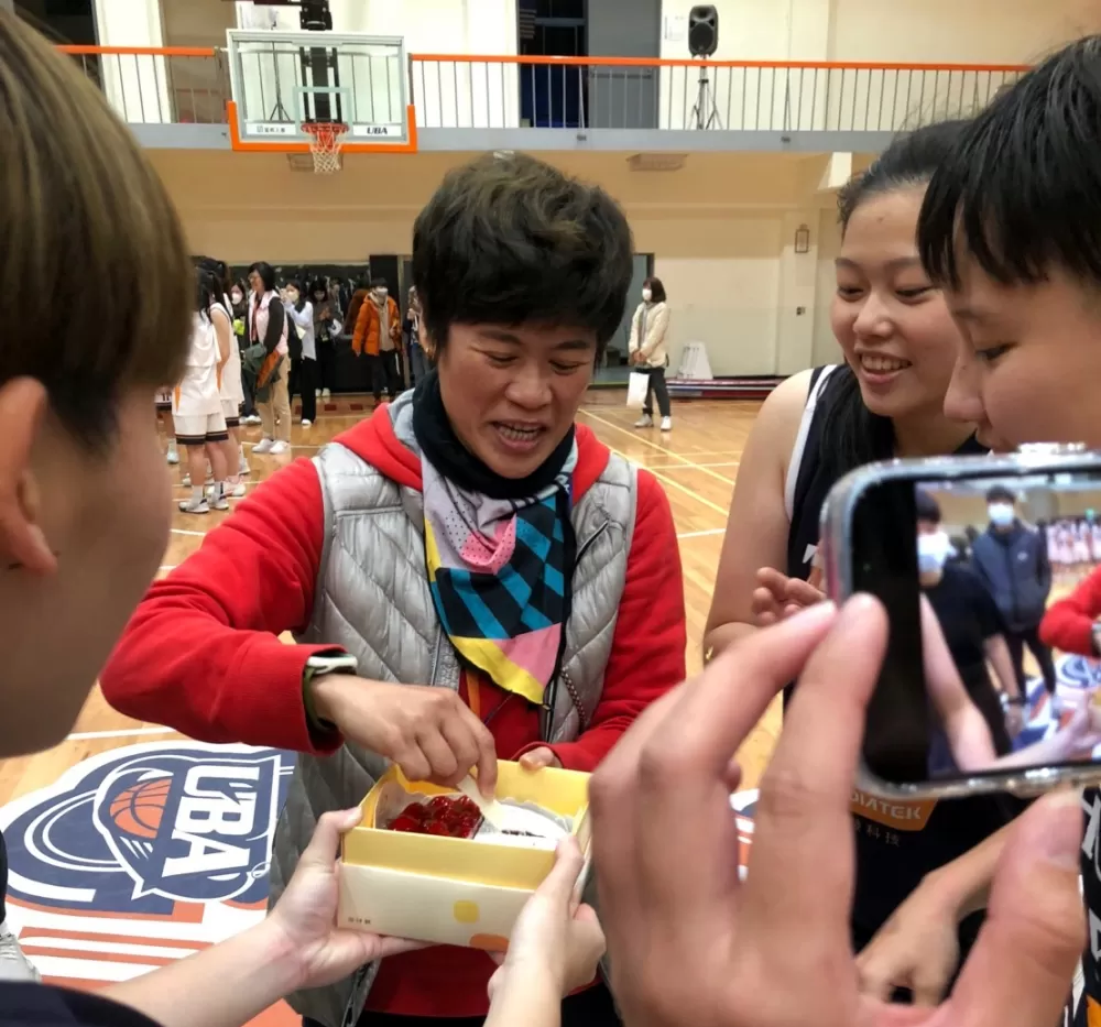 清大教練闕麗鶯最佳生日禮。