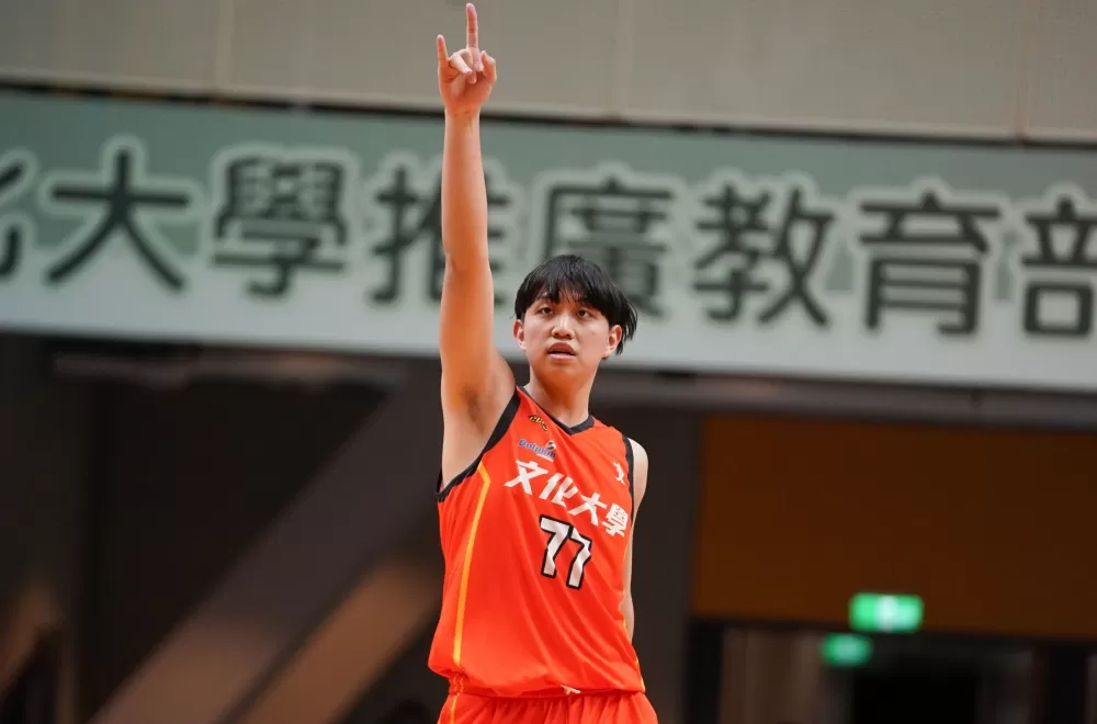 文化大學郭嘉安13分7籃板。