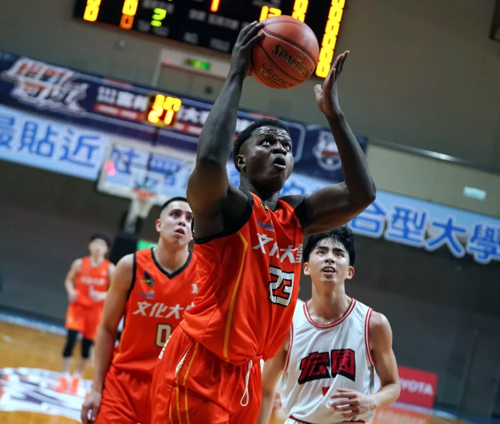 文化大學九龍10分。