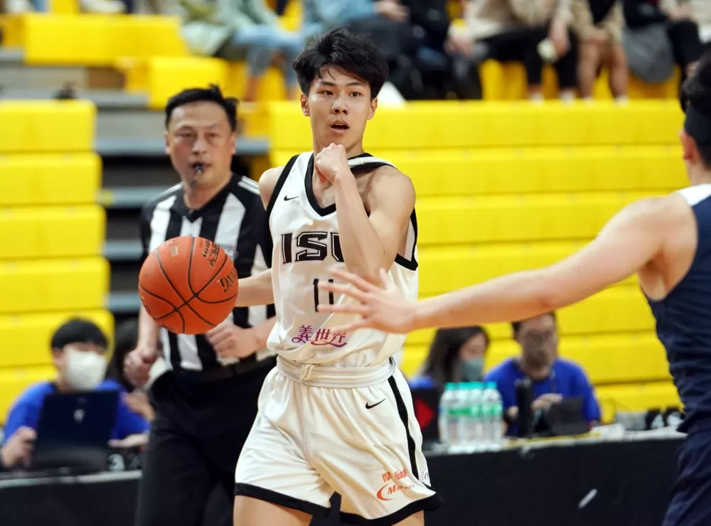 義守大學許駿瑋8分。