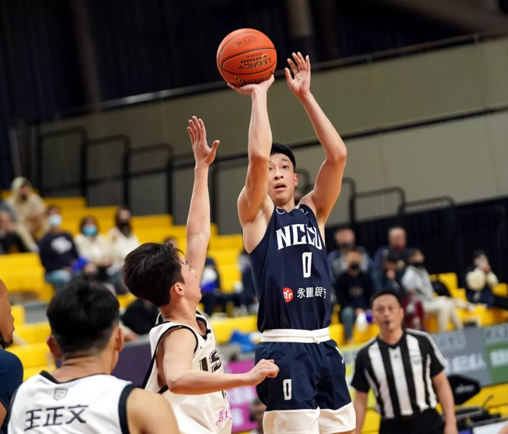 政治大學宋昕澔8分。