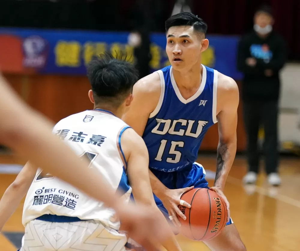 僑光科大巫峻安24分9籃板5抄截。